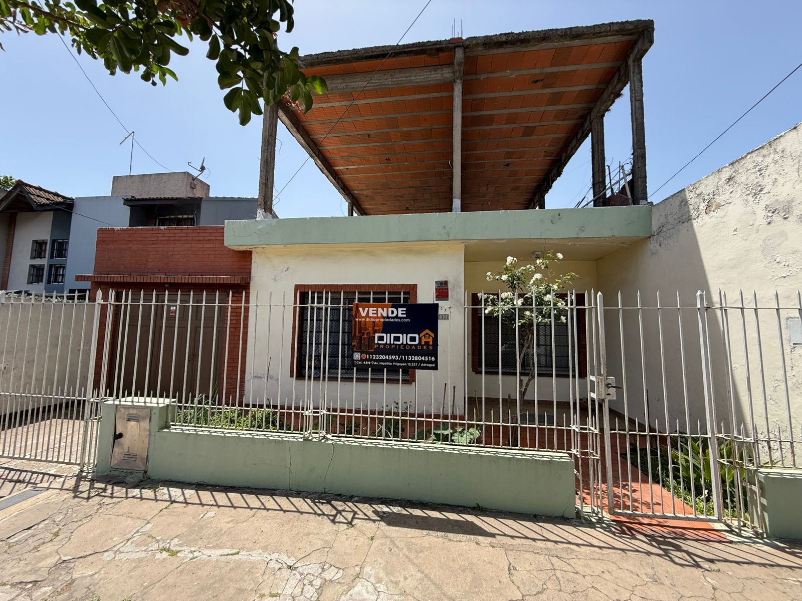 Casa en venta Florencio Varela Centro- 4 AMBIENTES